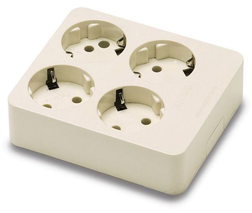 Base múltiple de 4 tomas con toma de tierra lateral de 16A 250V