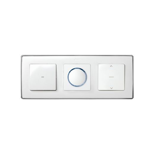 Marco para 3 elementos en color blanco base cromo Simon 82 Detail Select